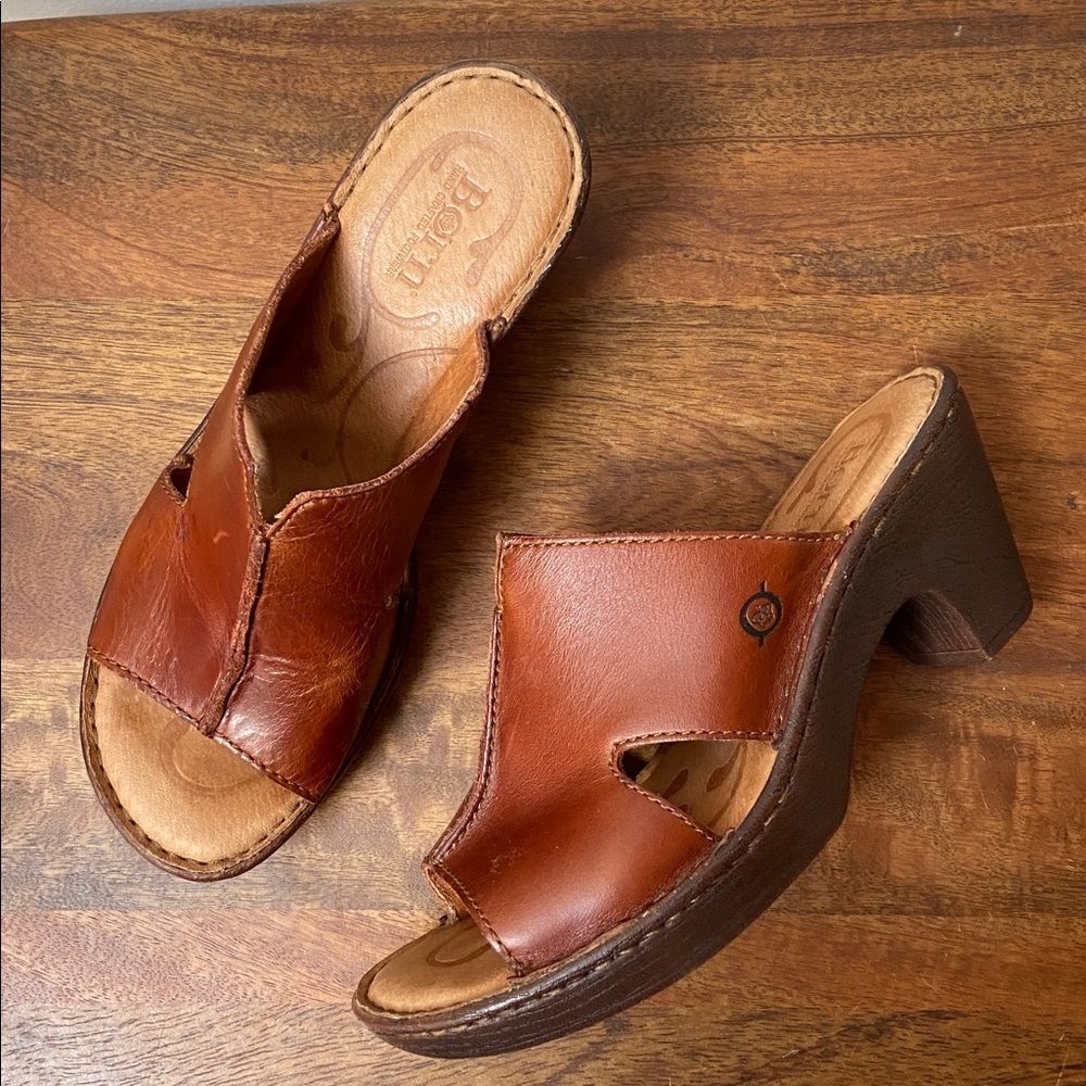 Born Chestnut Brown Leather Open-Toe Slide Mules